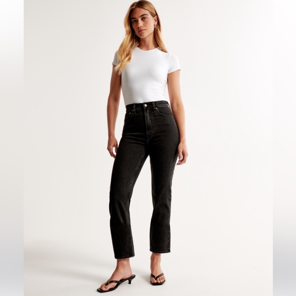 Abercrombie & Fitch Curve Love High Rise Ankle Straight Jean